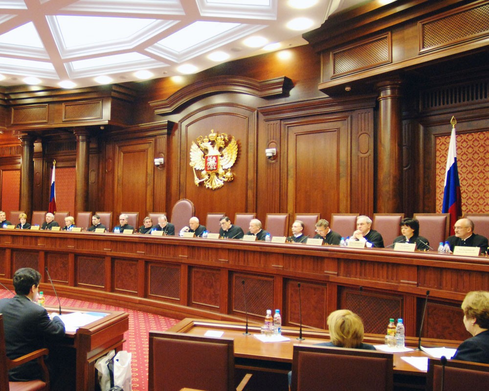 Curtea Constituţională rusă a validat, miercuri, în unanimitate tratatul privind alipirea Crimeei la Rusia, semnat cu o zi înainte de preşedintele Vladimir Putin, au anunţat agenţiile ruse.