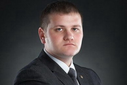 Сам Валерий Мунтяну в ходе заседания парламента отказался отвечать на вопрос портала относительно строительства в его селе.