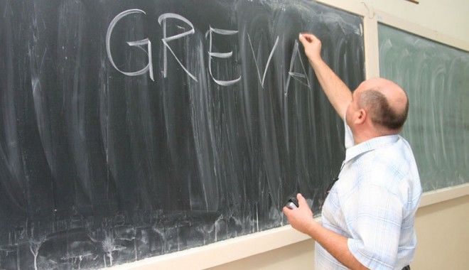 După ce au amânat greva generală, dascălii au decis să anuleze complet manifestația, pe motiv că, guvernarea ar fi venit cu noi garanții care le satisfac cerințele.