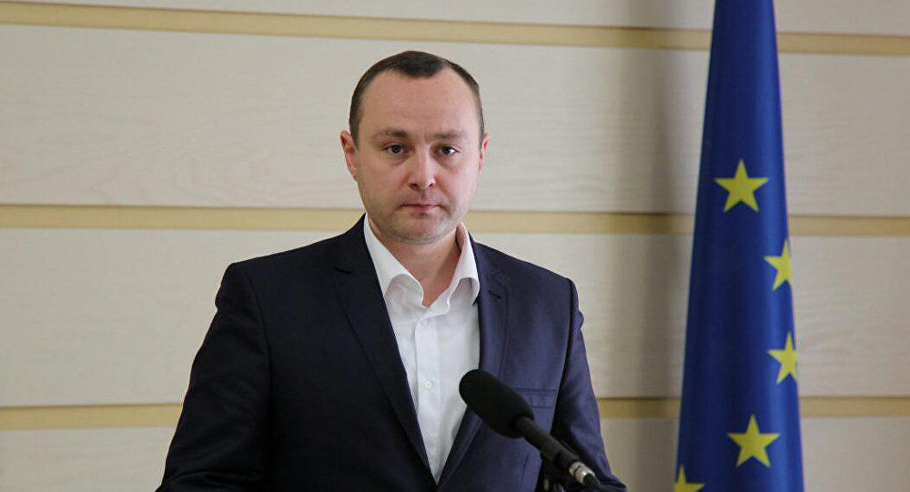 Deputatul PSRM, Vlad Bătrîncea, spune că liderul PL Mihai Ghimpu trebuie scos din cursa electorală. Foto: sputnik.md