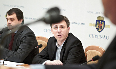 Представители местных публичных органов заявляют, что в определенной мере довольны повышением заработной платы, но при этом они утверждают, что рост был не таким уж существенным. 