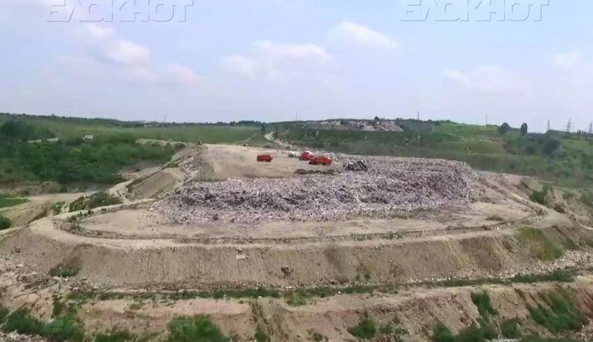 Мусорную свалку в Бубуечь засняли с дрона.