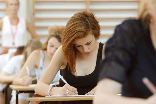 Următorul examen se va desfăşura pe data de 9 iunie, în această zi candidaţii vor susţine examenul la limba străină.