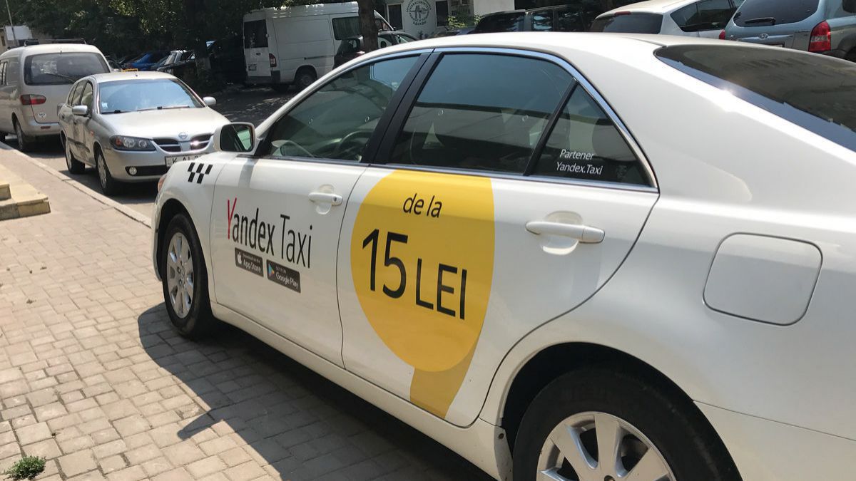 Yandex.Taxi a scumpit călătoriile.