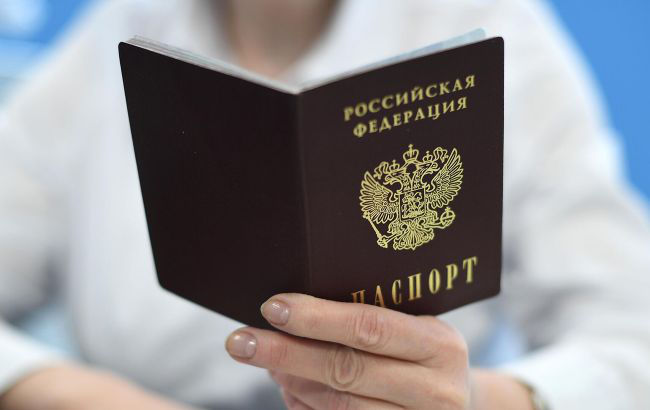 Девять стран ЕС перестали оформлять туристические визы для россиян.