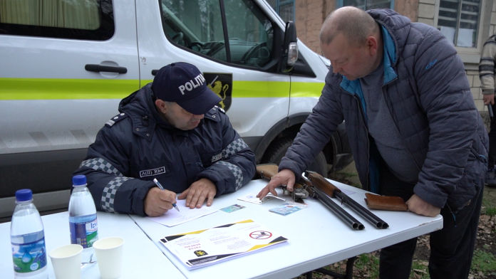 Полиция Молдовы проверяет владельцев оружия с целью всеобщей безопасности.