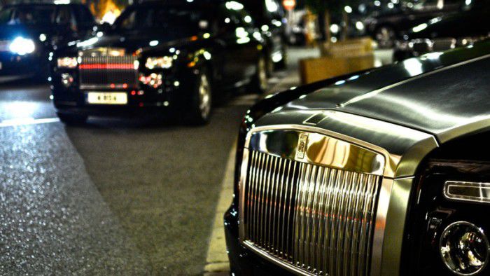 Deputați, miniștri și judecători arată în declarațiile de venit că dețin automobile de lux pe care le-ar fi cumpărat cu bani puțini. Foto: unimedia.info
