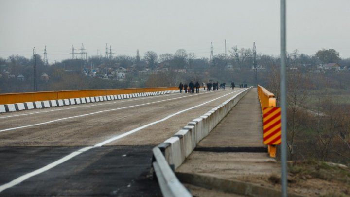 Limita de greutate a vehiculelor care trec podul peste Nistru, extinsă