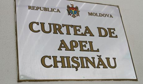 Адвокат Андрей Нэстасе опротестовал решение в Апелляционной палате Кишинева, а судьи приступили к рассмотрению.