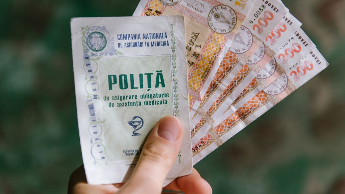 Cetățenii moldoveni care au cumpărat polița medicală înainte de angajare vor putea recupera banii.