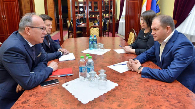Посол Румынии в Кишиневе Даниэль Ионицэ посетил столичную мэрию.