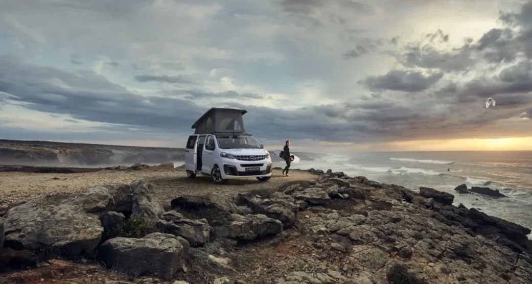 Opel Zafira Life превратили в дом на колесах.