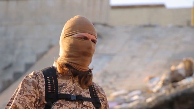 Новое видео с угрозами в адрес мирового сообщества опубликовали участники ИГИЛ.