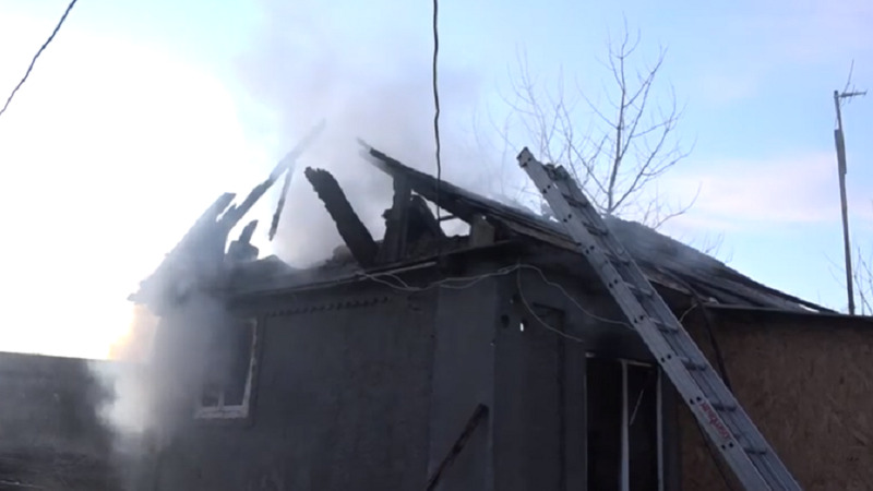 Пожар во Флорештах оставил без крыши над головой целую семью.