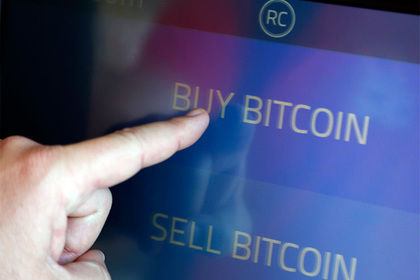 Британцы научились обналичивать биткоины через карточки. Фото: reuters.com