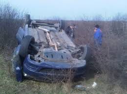 Şoferiţa s-a răsturnat cu maşina pe care o conducea. Foto: ziuaconstanta.ro