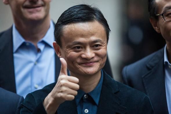 Jack Ma, în vârstă de 52 de ani, este cel mai bogat om din China şi al 14-lea la nivel mondial, potrivit indicelui Bloomberg al miliardarilor.
