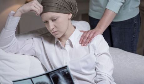 O nouă cercetare sugerează că 60% din cazurile de cancer ar putea fi provocate de mutaţiile genetice simple. 