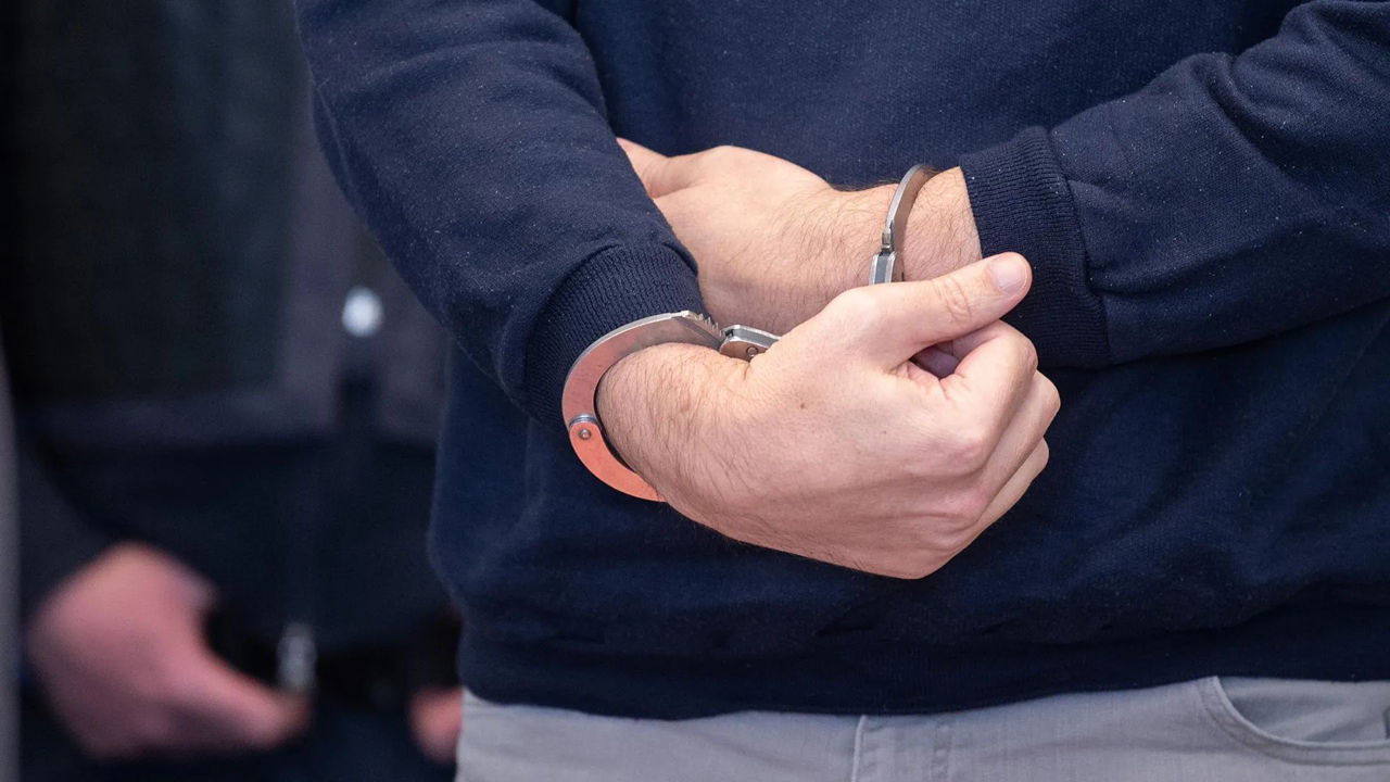 Суд вынес приговор мужчине: он поджег квартиру, в которой была его сожительница и их дочь.