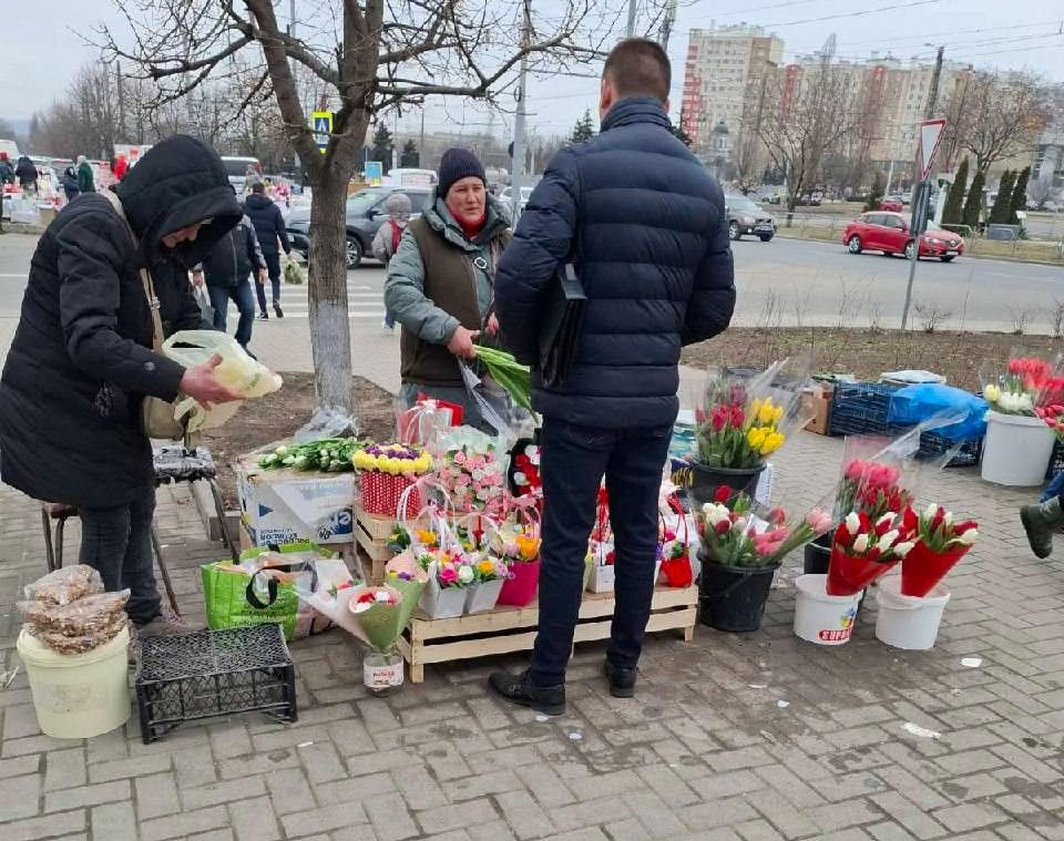 Autoritățile continuă lupta împotriva comerțului stradal ilegal.