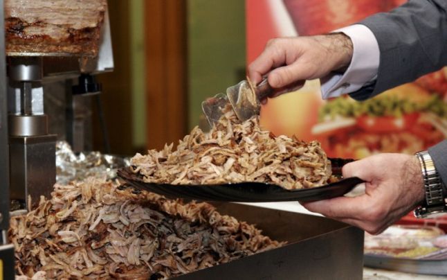 Kebab-ul nu va fi interzisă în Uniunea Europeană. 