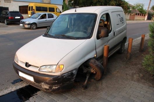 Cât te poţi plimba cu un automobil furat. Experienţa unui tânăr. Foto: politia.md