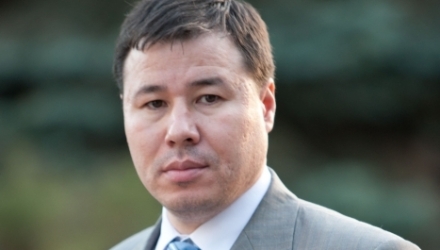 Analistul politic, Bogan Țîrdea, a fost amenințat cu moartea prin intermediul unor mesaje pe telefonul mobil.