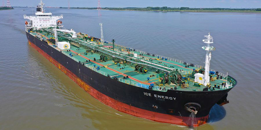 Цена транспортировки нефти из России выросла перед введением санкций.