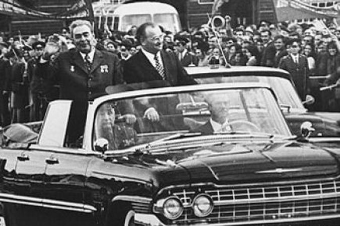 Жители Кишинева всегда с радостью встречали "дорогого Леонида Ильича". Фото: из книги "МССР: "От Леонида Брежнева до Ивана Бодюла" (автор Георгий Горинчой). 