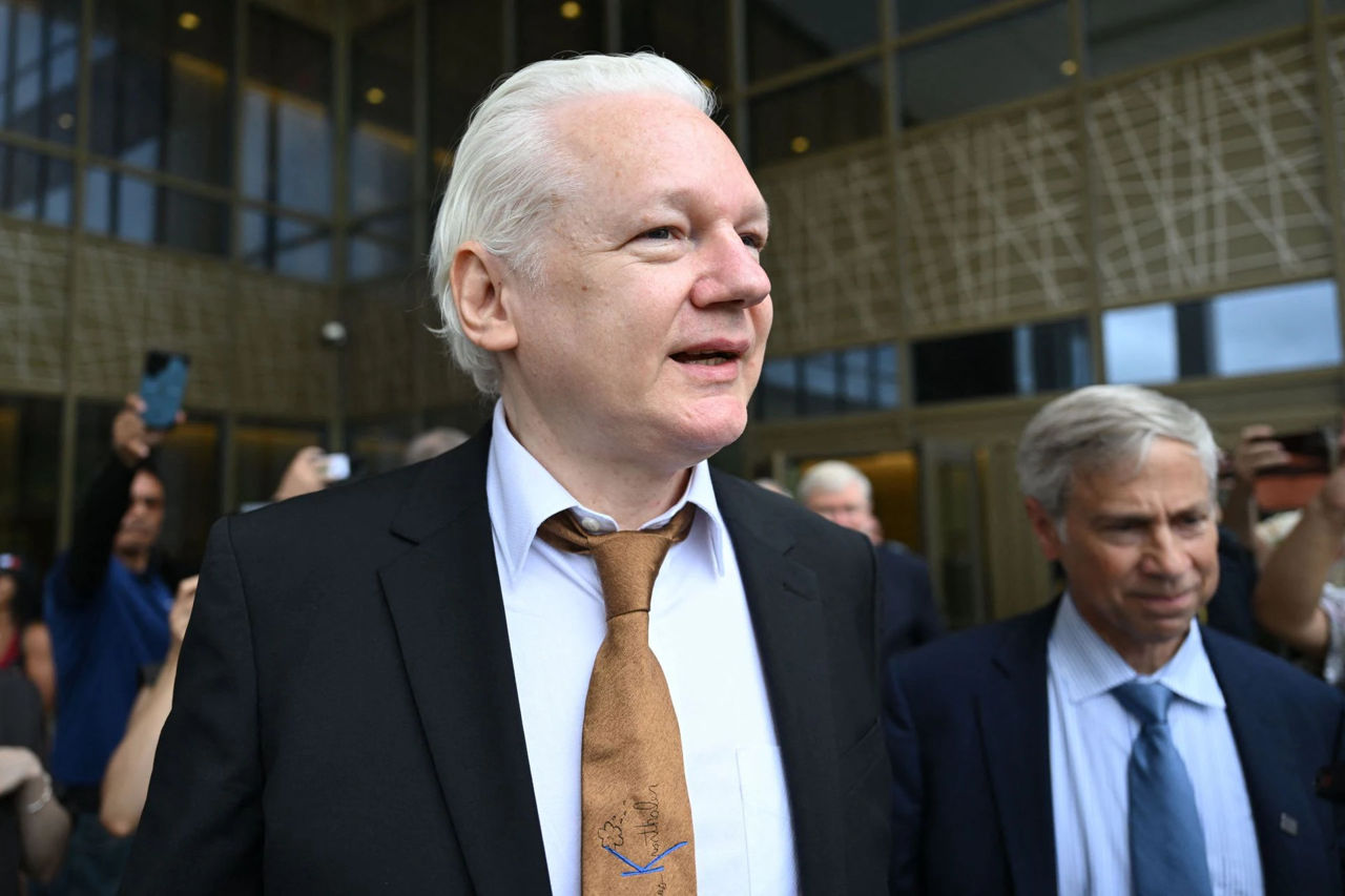 Основатель Wikileaks даст показания перед комитетом ПАСЕ 1 октября.