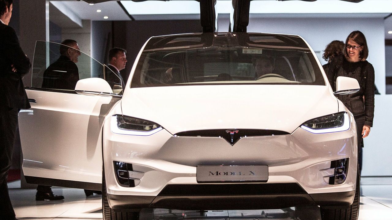 В электрокарах Маска пропало радио, но Tesla вернет его за доплату. Фото: ria.ru.