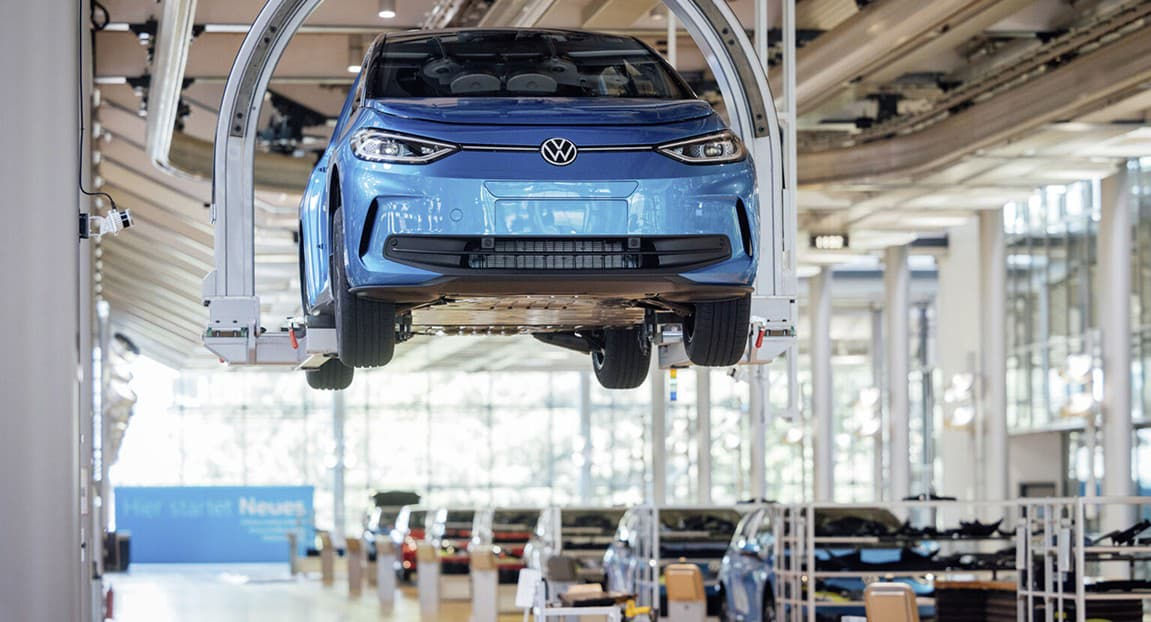 Четыре страны ЕС против запрета продажи новых "традиционных" авто с 2035 года.