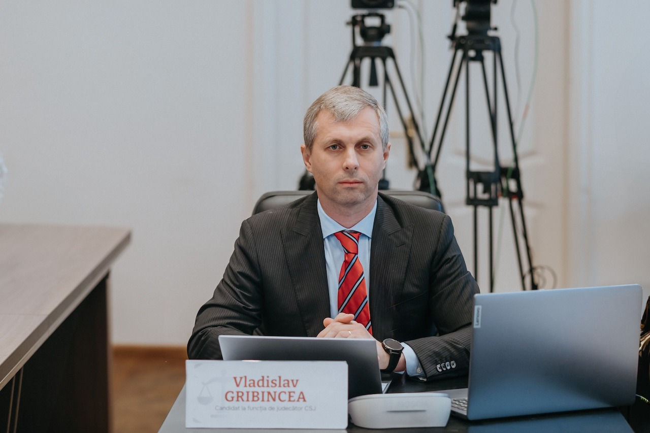 Владислав Грибинча в ВСМ присягнул в качестве судьи.