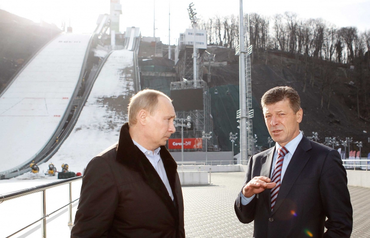 Vladimir Putin s-a enervat când a auzit de întârzierile în construcţia complexului de sărituri cu schiuri şi de costurile tot mai mari