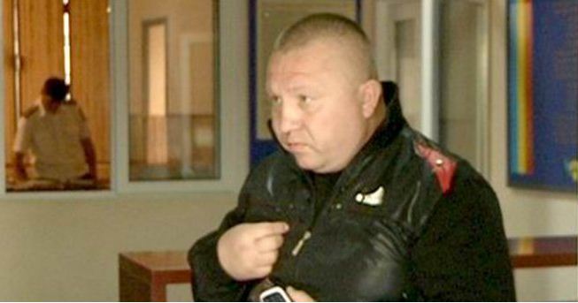 Бывший комиссар полиции Оргеева Олег Кочуг подозревается в насилии и превышении власти за то, что в прошлый понедельник он избил посреди улицы своего бывшего подчиненного Валентина Пантаз.