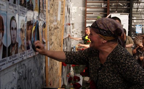 La 1 septembrie 2004, în prima zi de școală, insurgenți islamiști au luat ostatici mai mult de 1.100 de copii și profesori cerând retragerea trupelor rusești din Cecenia.