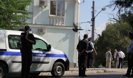 Poliţiştii au tras cu armele din dotare, încercând să-i oprească pe suspecţii care se aflau într-o maşină parcată aproape de staţia de metrou Paveleţki.