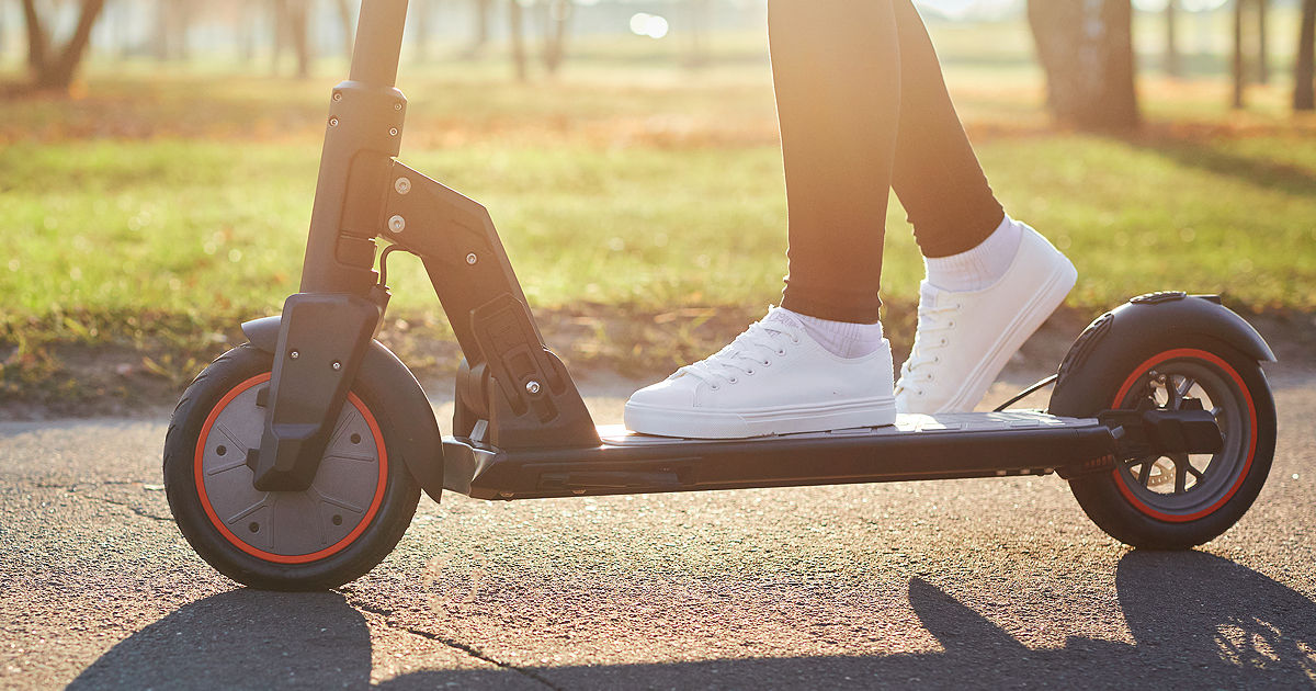 Studiu: Trotinetele electrice sunt de trei ori mai periculoase decât bicicletele.