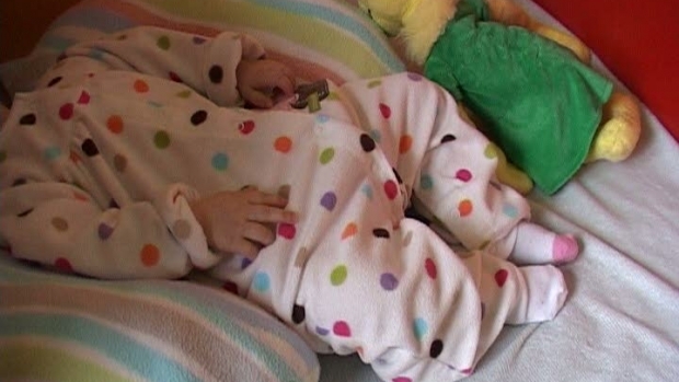 Anul trecut, un copil a suferit o intervenţie chirurgicală complicată după ce a înghiţit o substanţă pentru desfundarea ţevilor. Acesta a ajuns la spital cu o arsură la esofag.