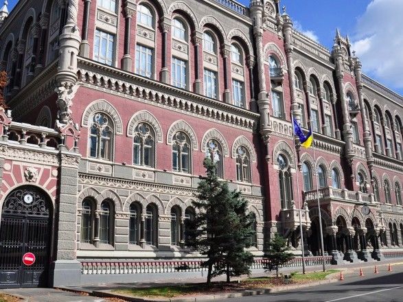 Украина за два года должна погасить более 17 млрд долларов валютных долгов.
