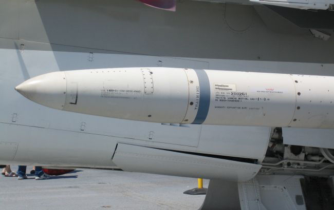 США передали Украине ракеты AGM-88 HARM.