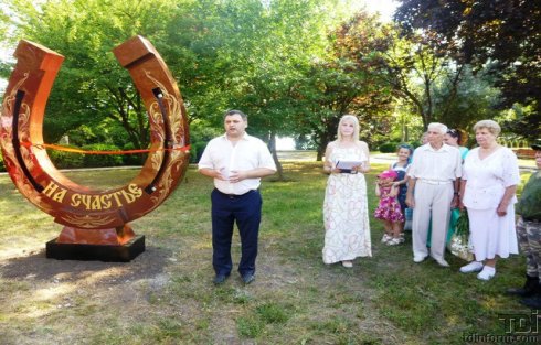Подкова считается талисманом удачи, счастья и богатства семьи.