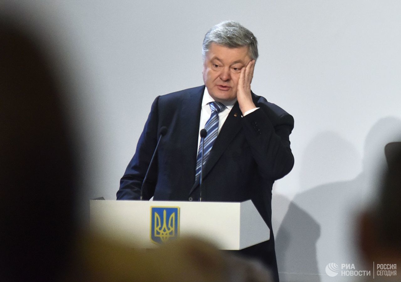 Порошенко заявил, что его "задолбали" коррупционеры.