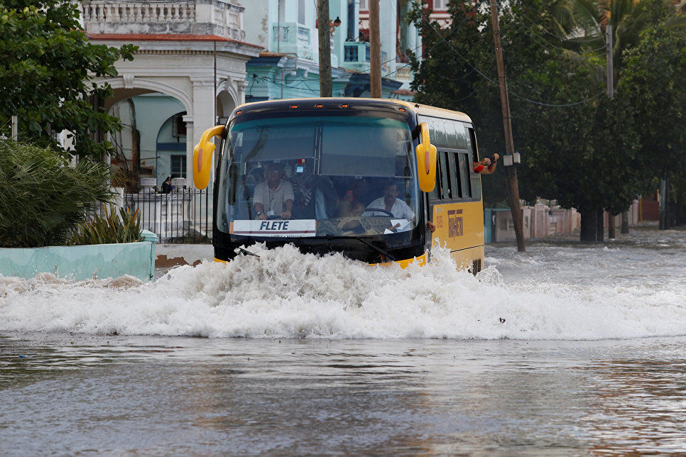 СМИ: на Кубе из-за наводнений эвакуировали около 11 тыс. человек. Фото: Reuters