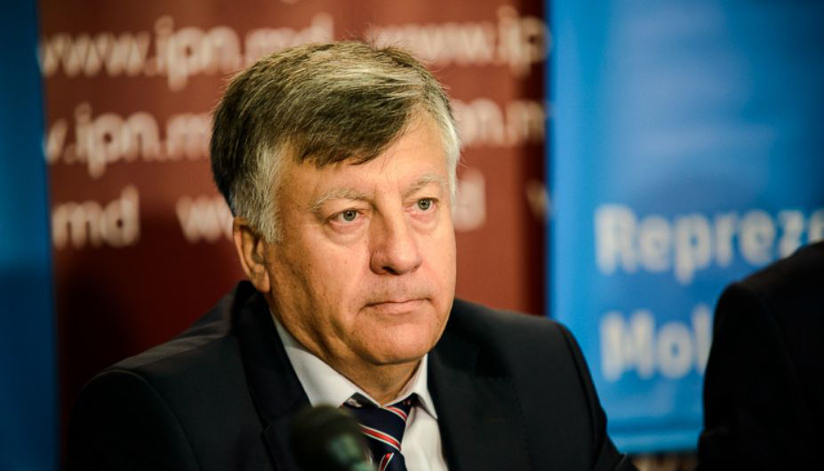 Бывший прокурор Ион Дьяков избежал двух уголовных обвинений.