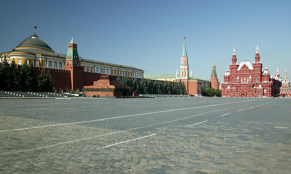 На месте ЧП работают кинологи с собаками и взрывотехники.