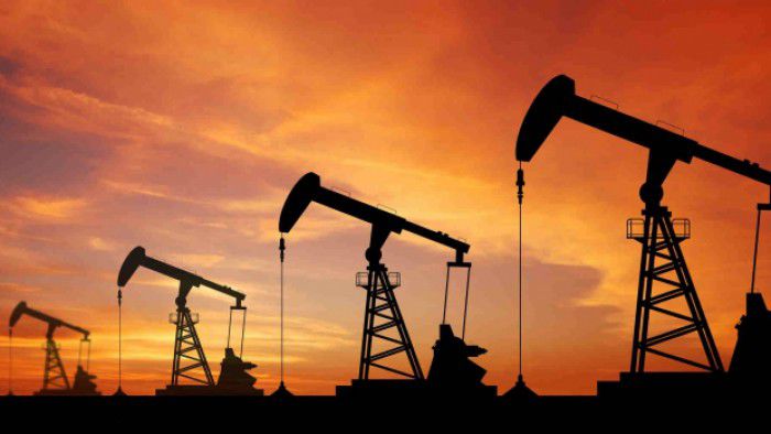 Preţurile petrolului s-a apropiat, marţi, de cele mai reduse niveluri din ultimele patru luni. Foto: economica.net