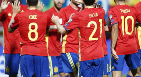 Jucătorii spanioli vor fi premiaţi de federaţie cu câte 114.000 de euro.