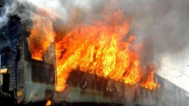 Aproximativ 100 de pasageri aflaţi în vagoane au fost evacuaţi.