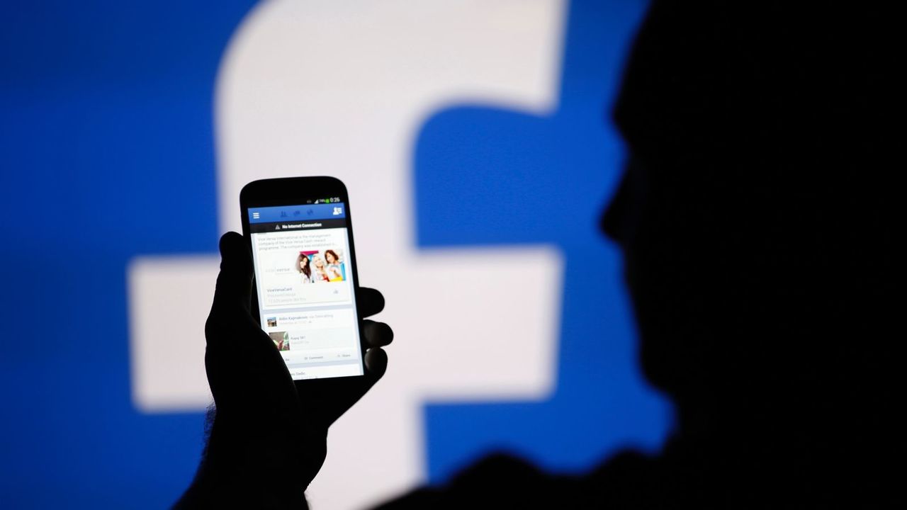 Adio Facebook, dacă nu ai 16 ani. Legea care va adânci conflictul între generaţii